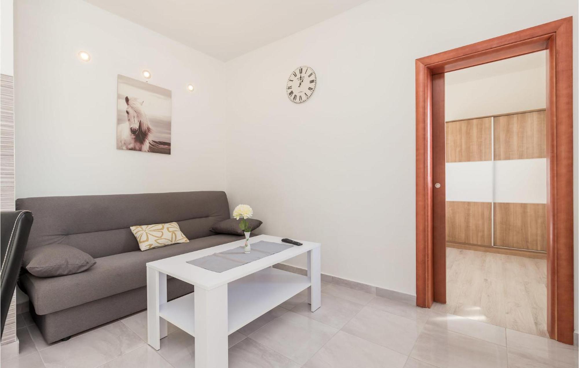 Pet Friendly Apartment In Kampor With Kitchen Exterior foto